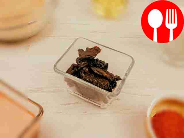 Rinse the prunes thoroughly.