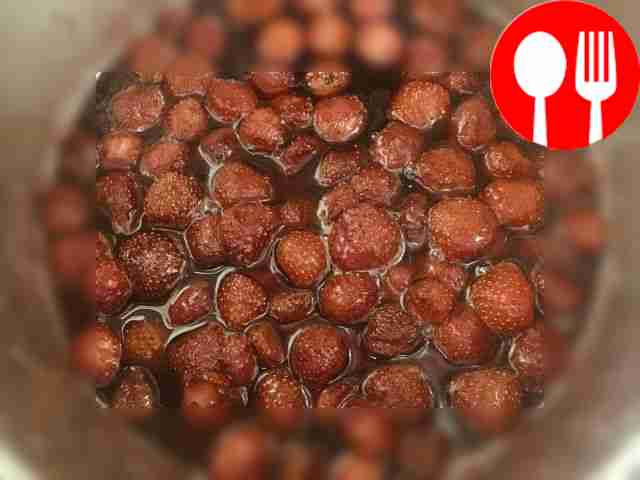 Cook over low heat until it boils, then remove...