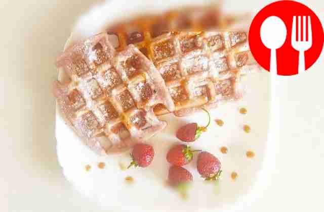 Flavored waffles with strawberries