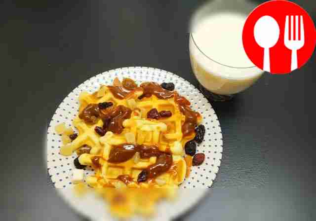 Бархатные вафли со сгущенкой