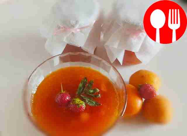 Тягучий абрикосовый джем Sticky apricot jam