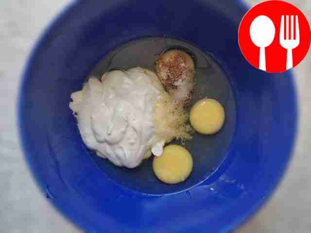 Make a fill. To do this, mix eggs, sour cream,...