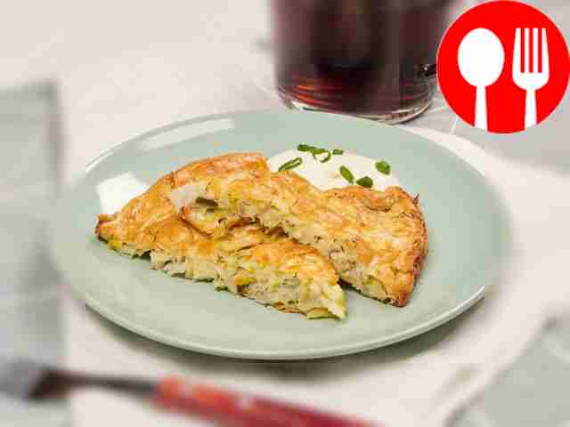 Пирог с капустой на сметане и майонезе