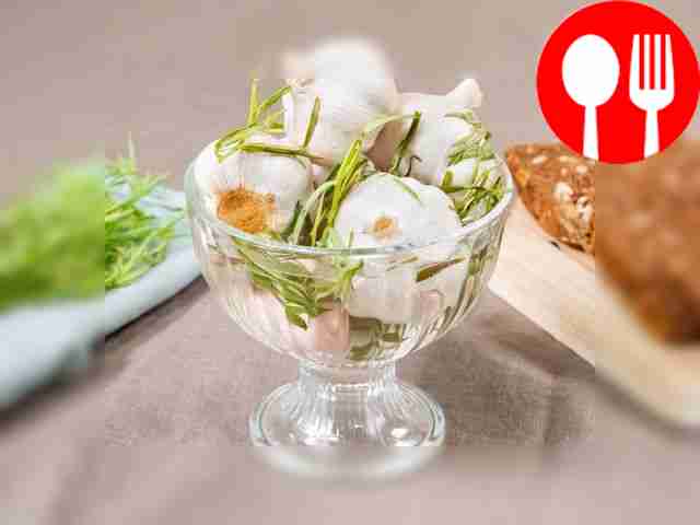 Georgian pickled garlic