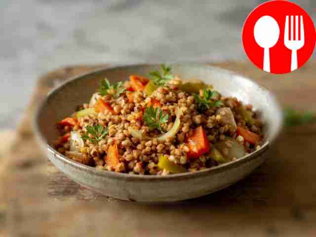 Loose buckwheat porridge with vegetables