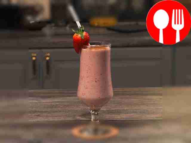 Бананово-клубничный смузи