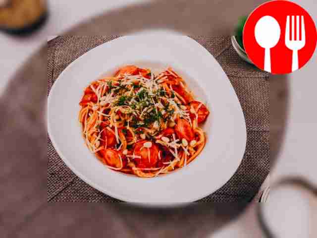 Pasta with sausages in tomato sauce