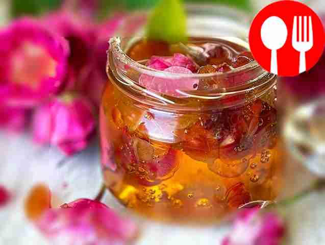 Healthy jam from rose hips