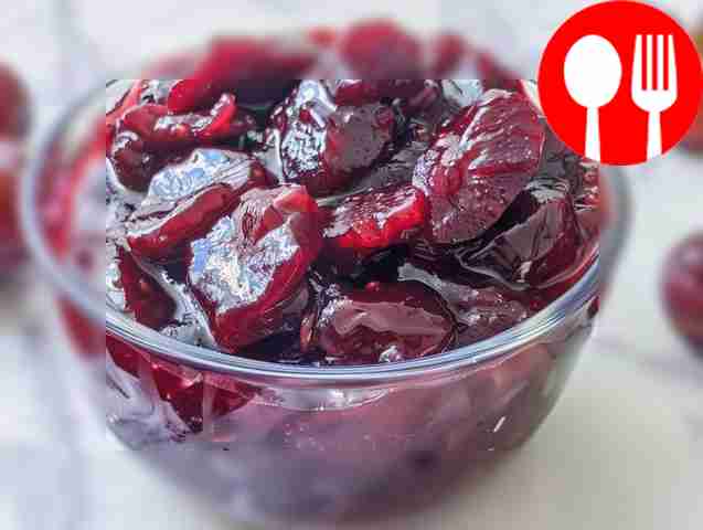 Plum jam in the oven