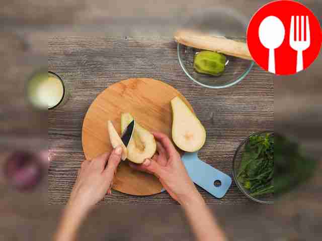 Wash fruits and spinach and dry with paper...