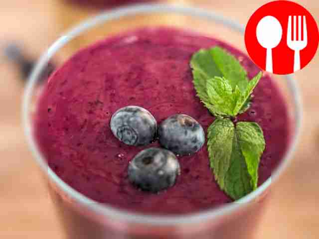 Гавайский смузи с манго и черникой