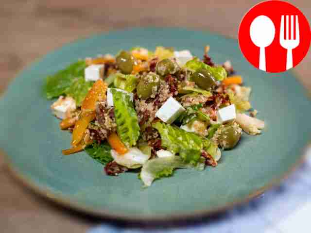 Salad with couscous and sun-dried tomatoes