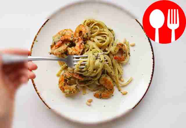 Паста с креветками и соусом «Песто»