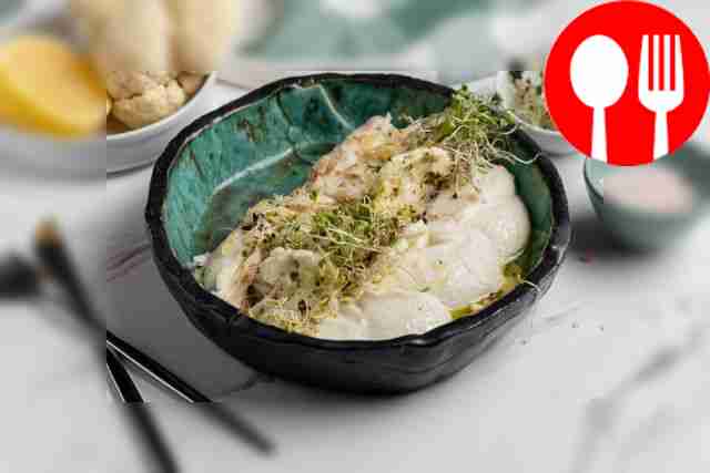 Dorado in spicy salt with cauliflower cream