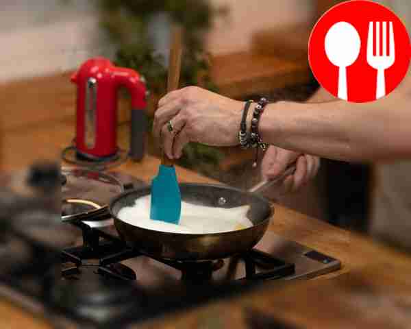 Distribute the whipped egg white evenly on...