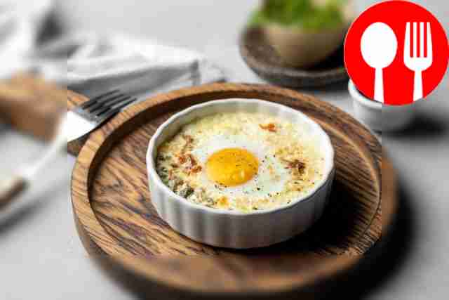 Cocotte eggs with leeks, sun-dried tomatoes and capers