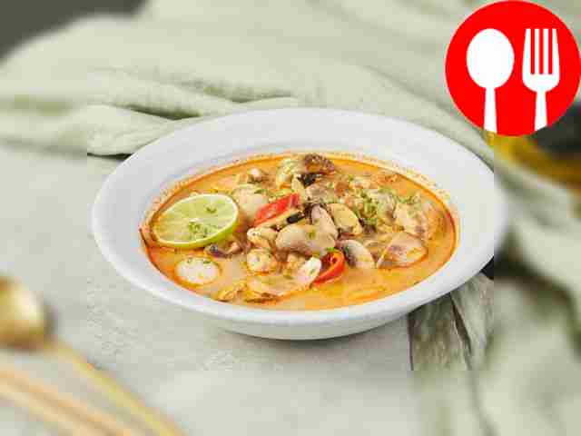 Tom Yum soup with mussels