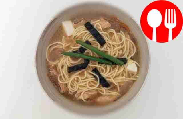 Мисо-суп с курицей и сыром тофу