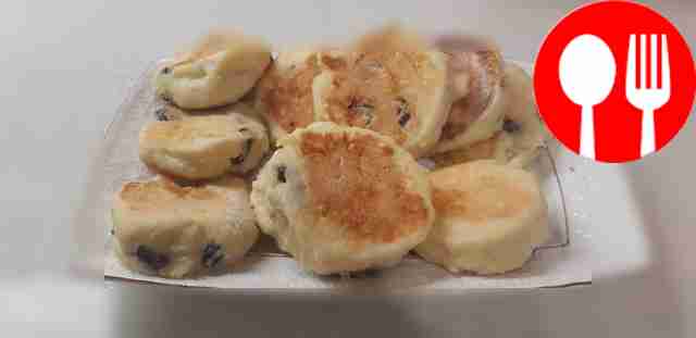 Простые нежные сырники с изюмом Simple tender cheesecakes with raisins