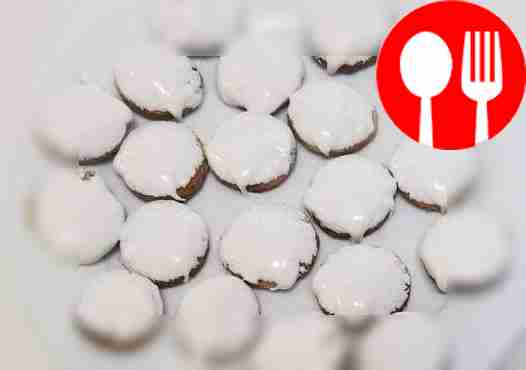 Curd gingerbreads in sugar glaze