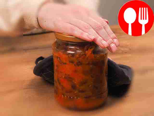 Preserve the lobio. Place the finished dish in...