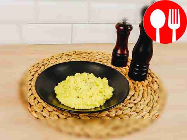 Simple mashed potatoes with milk