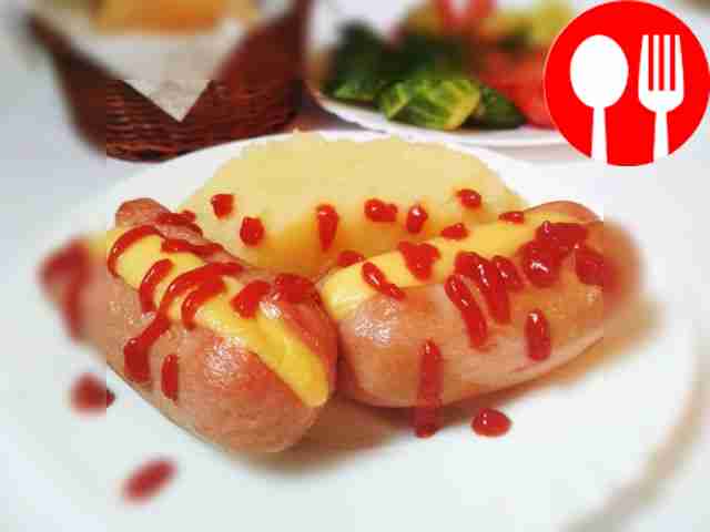 Hearty sausages with cheese