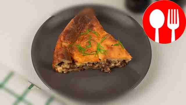 Jellied pie with minced meat