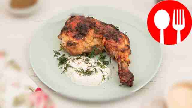 Chicken legs in sour cream