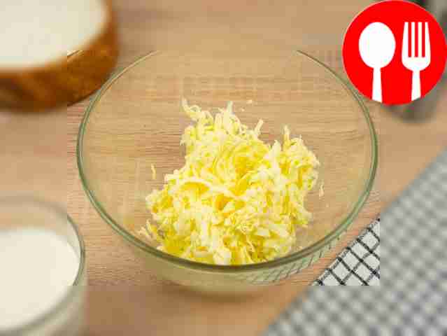 Чтобы приготовить песочное тесто, натрите...