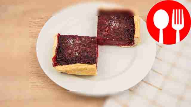 Raspberry layer cake