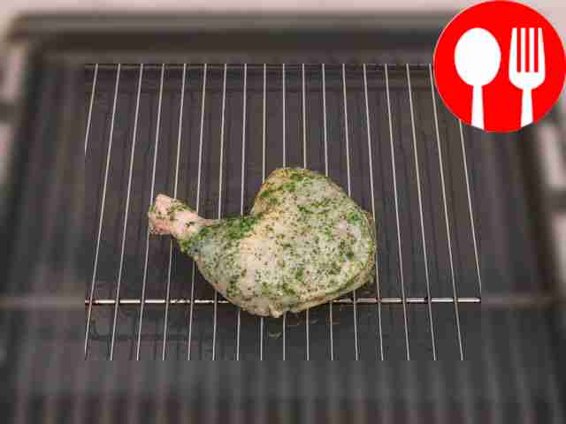 Подготовьте чистый противень и установите на...