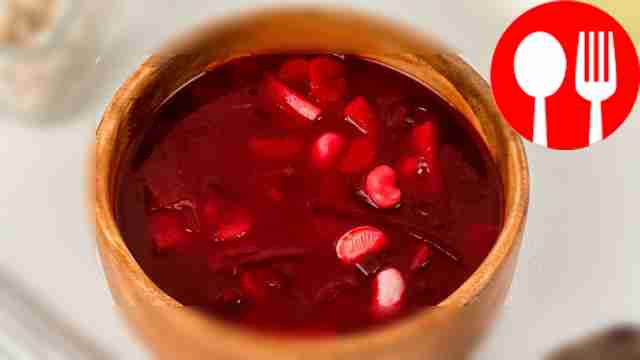 Beetroot soup with beans