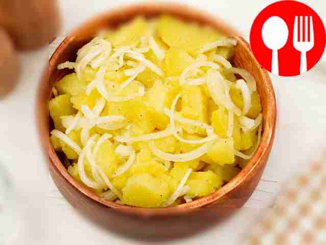 Картошка с маринованным луком