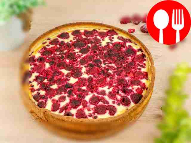 Пирог с малиной на творожном тесте