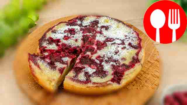 Пирог с малиной в мультиварке