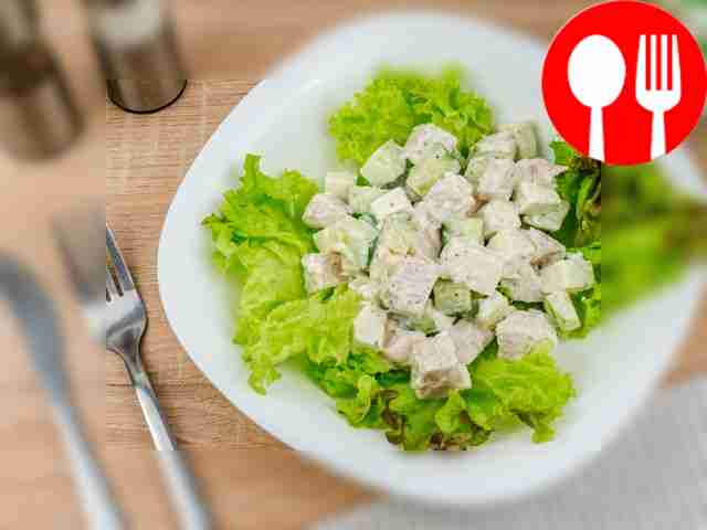 Chicken, cucumber and apple salad