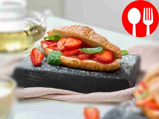 Croissant sandwich with strawberries