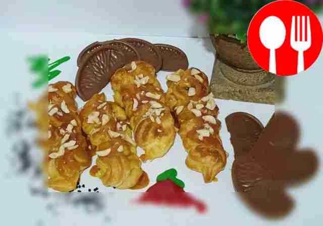 Curly eclairs with honey glaze