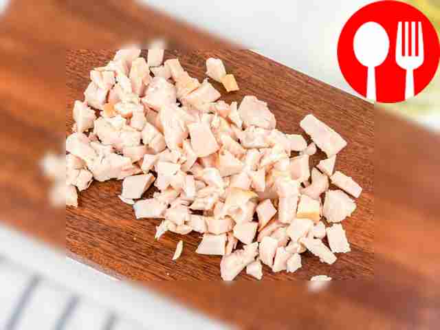 Finely chop the chicken, carrots and onions....