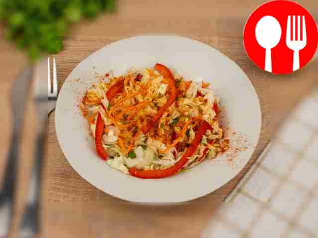 Салат с маринованной капустой