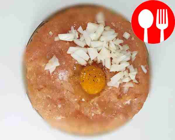 Prepare the minced chicken filling. Add salt,...