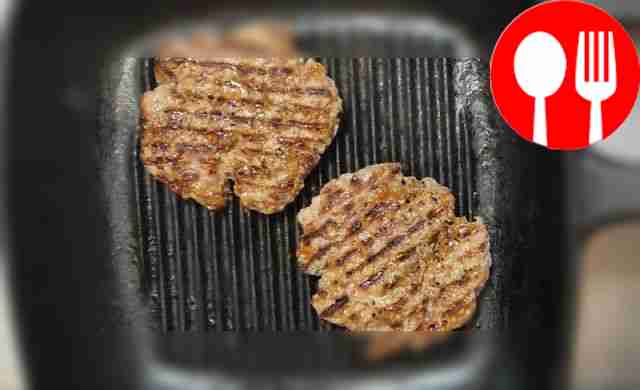 Add salt and pepper to the minced meat, mix...