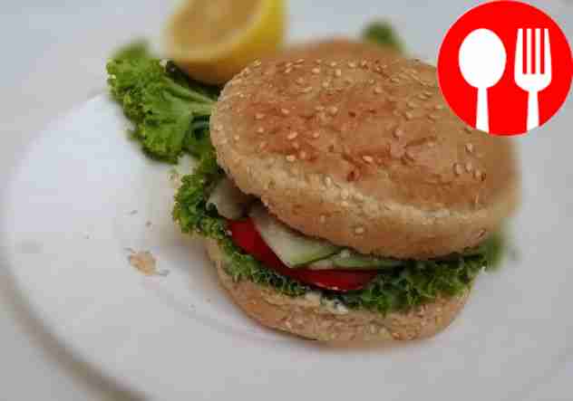 Лакомый и простой гамбургер с курицей