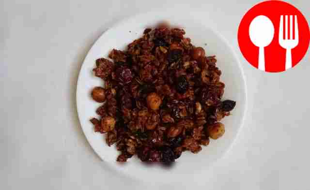 Сытная гранола с вишней