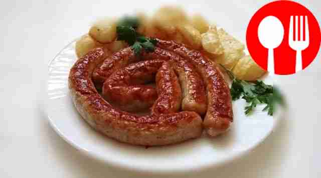 Колбаски с хрустящей корочкой в духовке