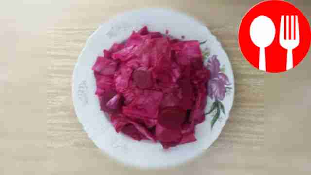Bright beets with sauerkraut
