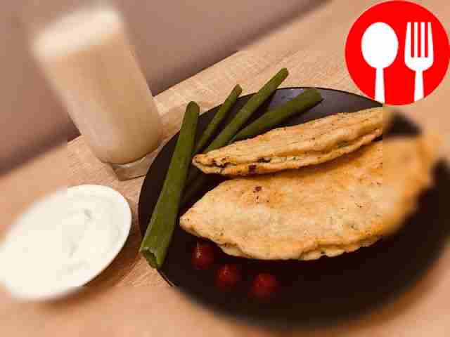 Flavored flatbreads with cottage cheese and green onions
