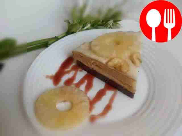 Нежный сметанник с ананасами