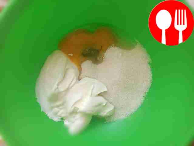 Начните приготовление теста: в глубокой миске...